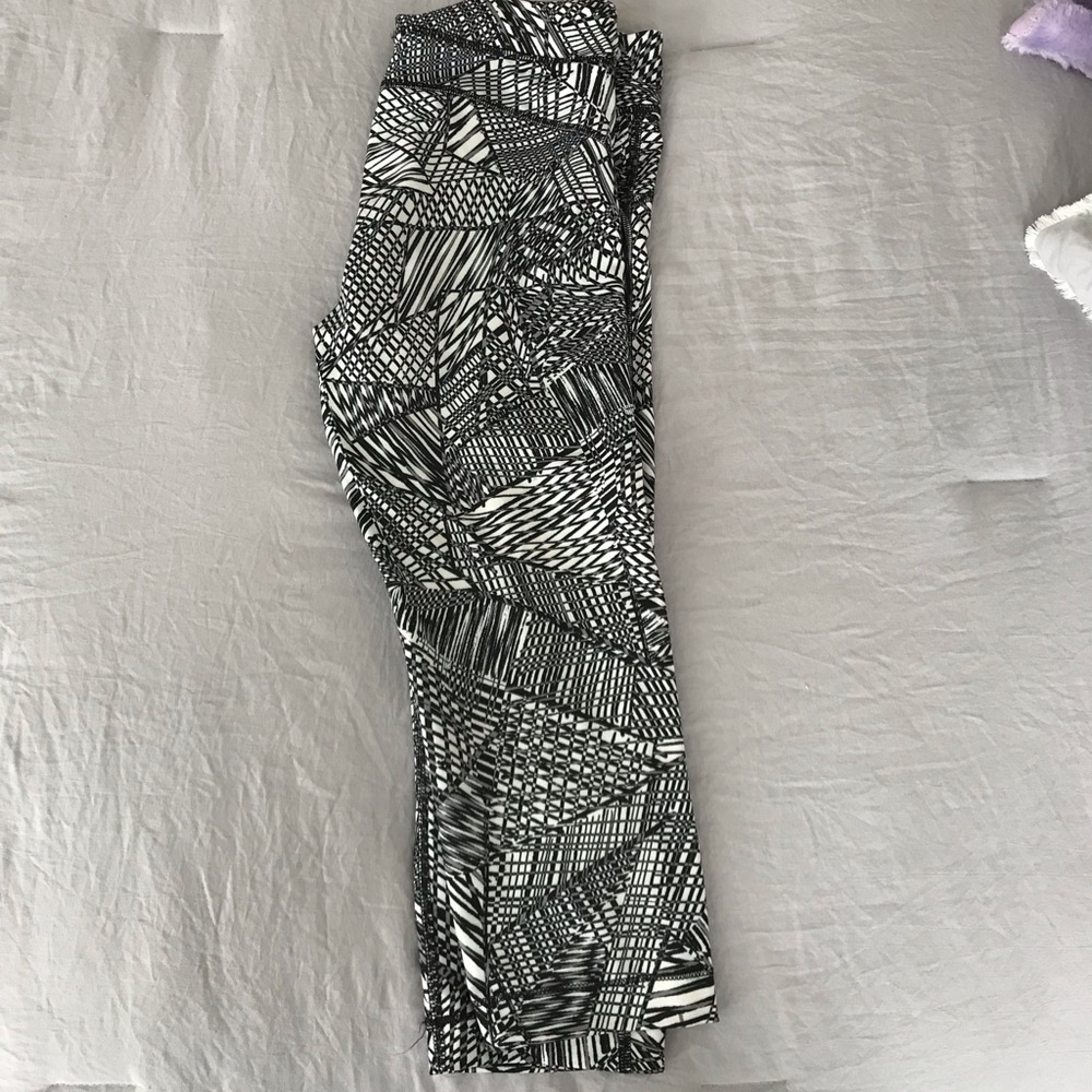Cropped under armor leggings